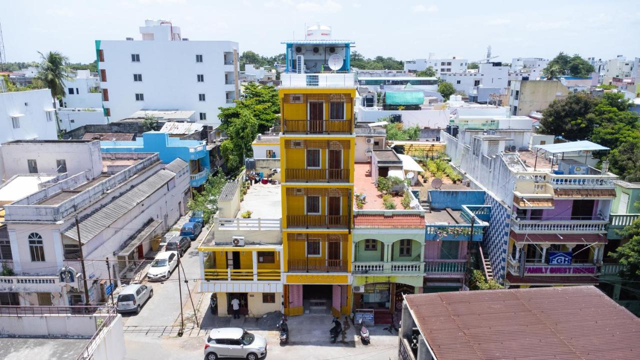 Le Suresh Guest House بونديتْشيري المظهر الخارجي الصورة
