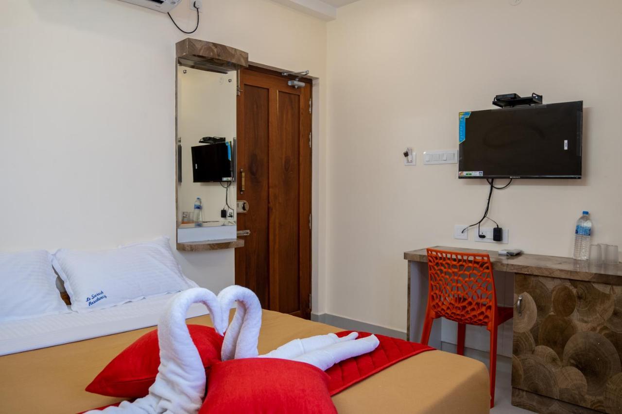 Le Suresh Guest House بونديتْشيري المظهر الخارجي الصورة