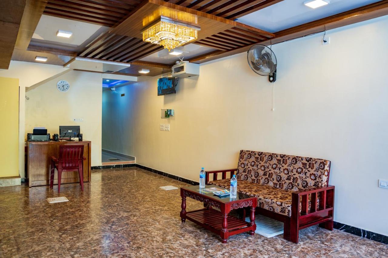 Le Suresh Guest House بونديتْشيري المظهر الخارجي الصورة