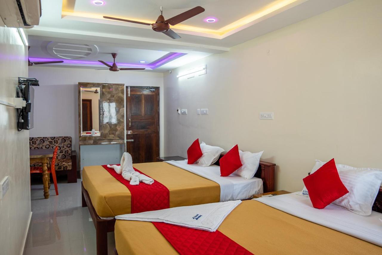 Le Suresh Guest House بونديتْشيري المظهر الخارجي الصورة