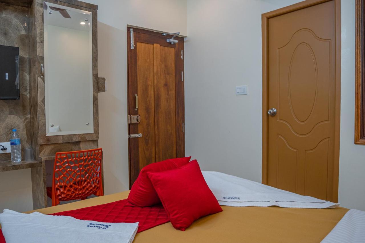 Le Suresh Guest House بونديتْشيري المظهر الخارجي الصورة
